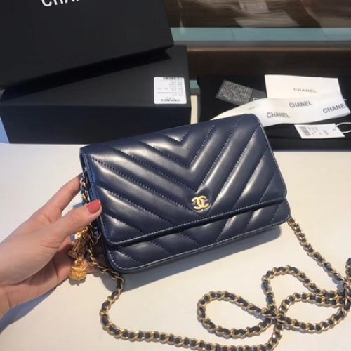 Chanel WOC Original Schaffell Leder Umhängetasche D33814 Königsblau