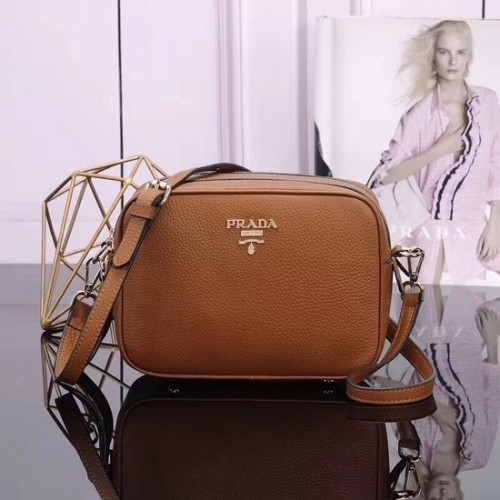 Prada Schultertasche aus Kalbsleder 1BH082 Kamel