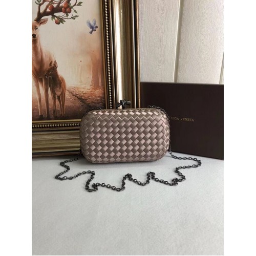 BOTTEGA VENETA Knot Clutch aus Satin mit Schlangenlederbesatz 62548 apricot