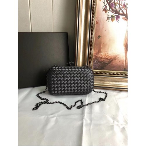 BOTTEGA VENETA Knot Clutch aus Satin mit Schlangenlederbesatz 62548 Dunkelgrau