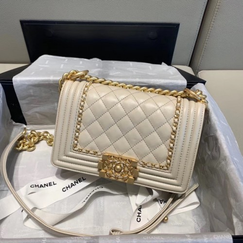 BOY CHANEL Überschlagtasche A67085 weiß