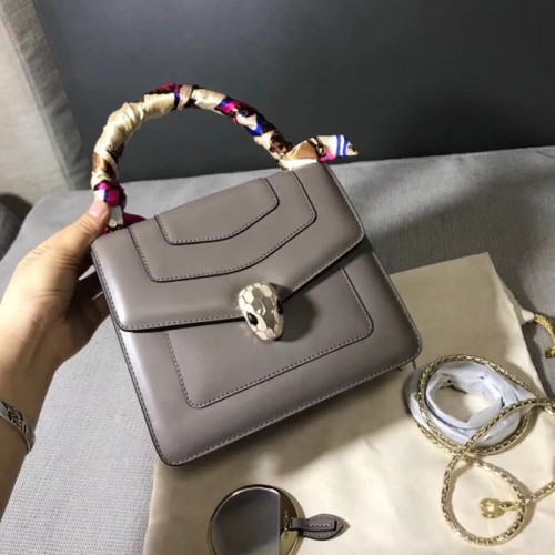 BVLGARI Serpenti Forever Leder-Überschlagtasche 3785 grau
