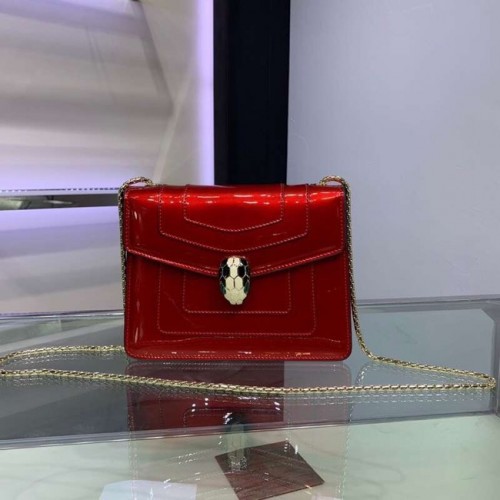 BVLGARI Serpenti Forever Schultertasche aus Metallic-Leder 34559 rot