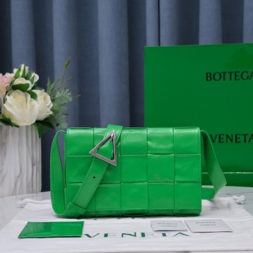 Bottega Veneta KASSETTE 018101 grün