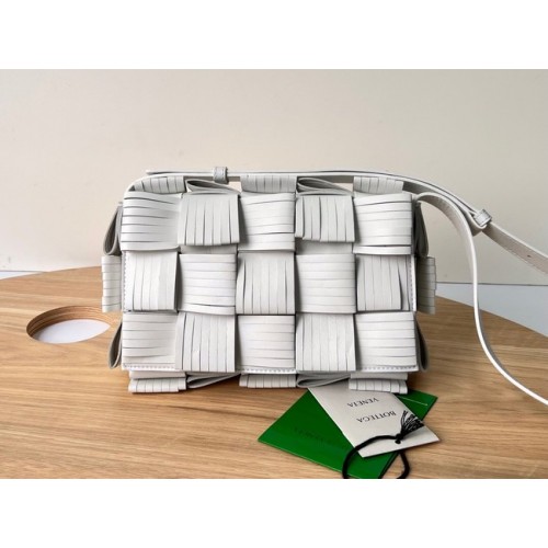 Bottega Veneta KASSETTE A018101 MIRTH WASHED