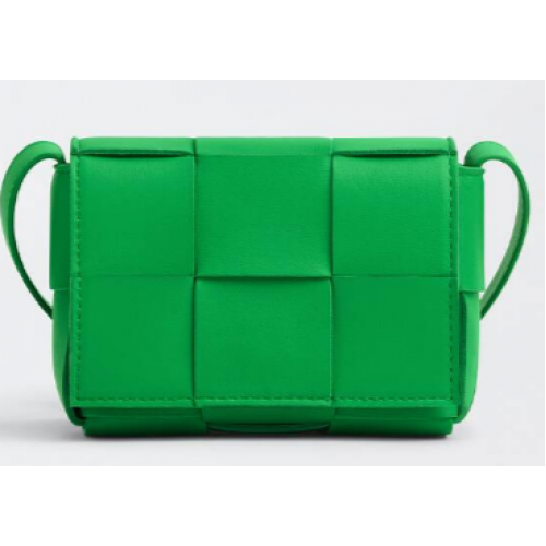 Bottega Veneta CASSETTE Mini Umhängetasche aus Intreccio-Leder 666688 Parakeet