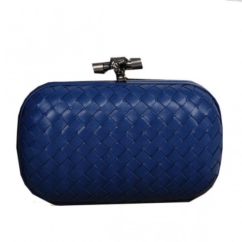 Bottega Veneta Intrecciato Schaffell Impero Ayers Knot Clutch 11308 Königsblau
