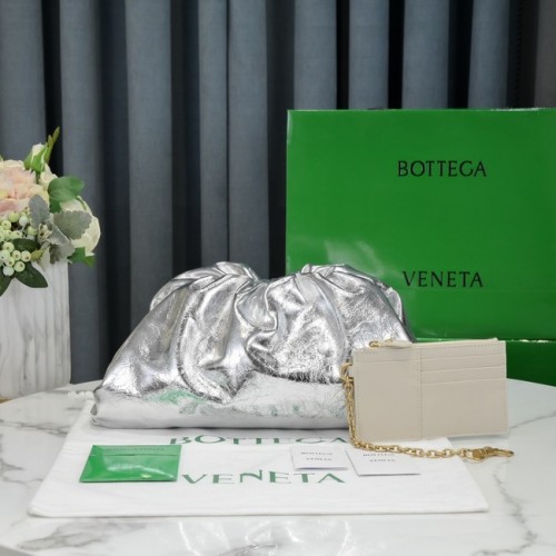 Bottega Veneta Lederclutch 576227 silber