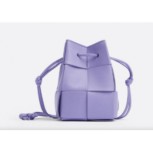 Bottega Veneta Mini Intreccio Leder Umhängetasche 680217 Wisteria