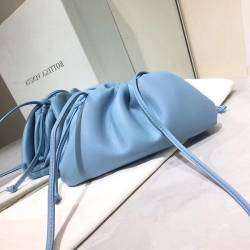 Bottega Veneta Nappa Lammleder weiche Umhängetasche 98057 hellblau