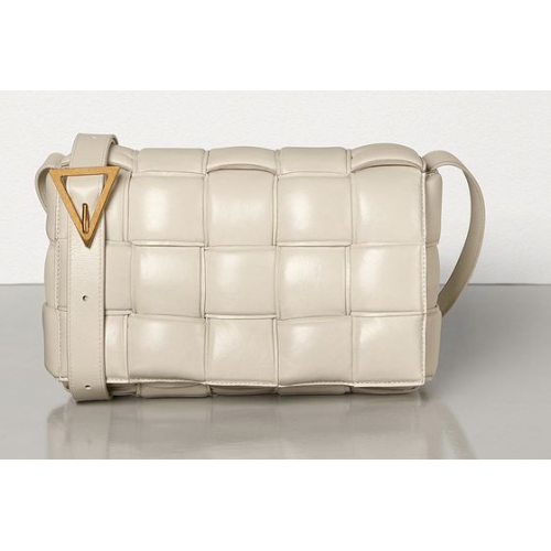 Bottega Veneta GEPOLSTERTE KASSETTENTASCHE 591970 GIPS