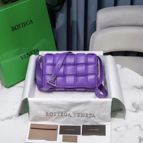 Bottega Veneta GEPOLSTERTE KASSETTENTASCHE 591970 Lila