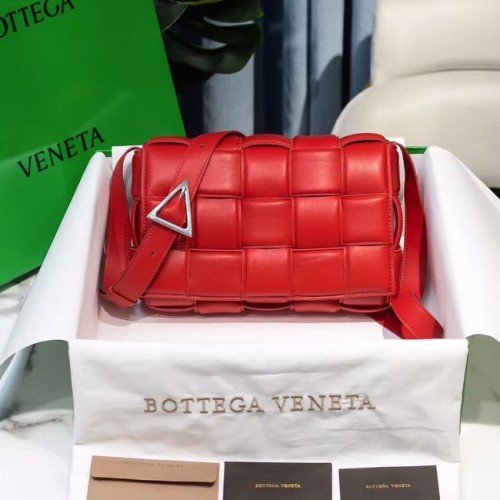 Bottega Veneta GEPOLSTERTE KASSETTENTASCHE 591970 ROT