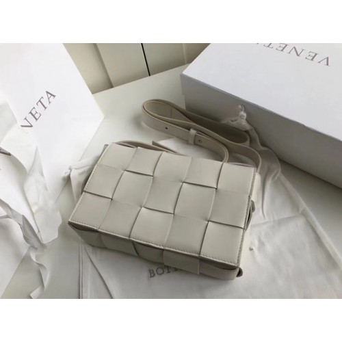 Bottega Veneta Schaffell Weaving Original Leder 578004 Off White