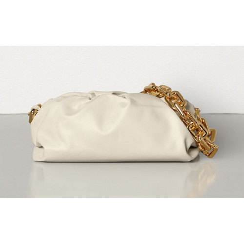 Bottega Veneta THE CHAIN POUCH 620230 Gips