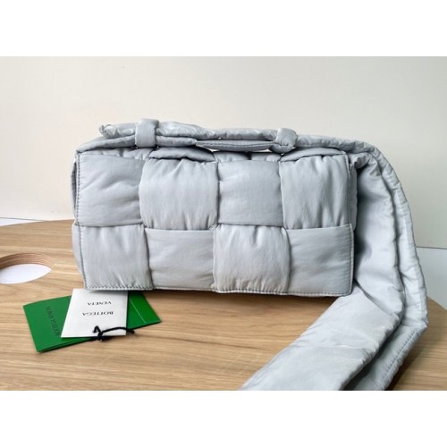 Bottega Veneta Nylon 591977 hellgrau