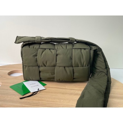 Bottega Veneta Nylon-Umhängetasche 591977 Khaki