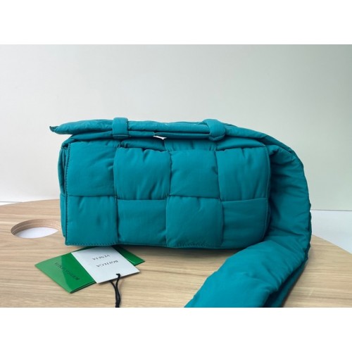 Bottega Veneta Nylon-Umhängetasche 591977 blau