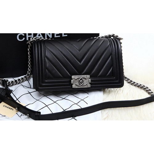 Junge Chanel Flap Bag Kalbsleder Chevron Quilting A67086 Schwarz