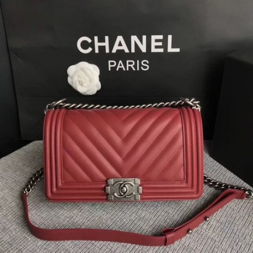 Junge Chanel Flap Bag Original Chevron Leder A67086V Rot
