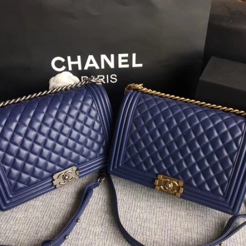 Junge Chanel Klappentaschen Original Schafsleder A67088 Blau