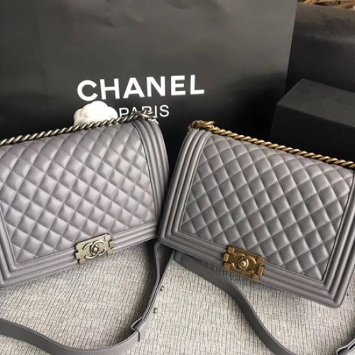 Boy Chanel Flap Bags Original Schafsleder A67088 Grau