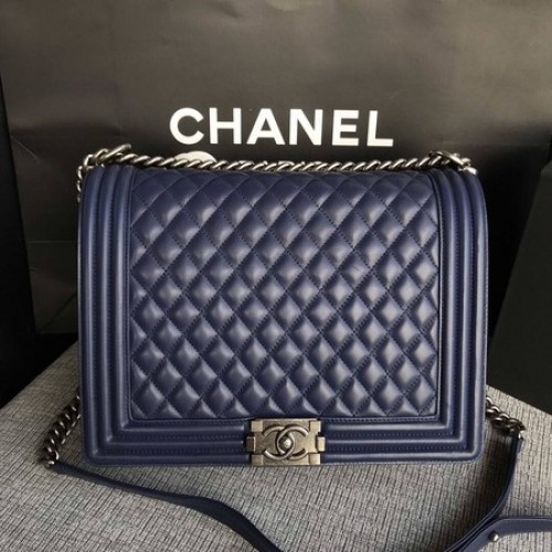 Boy Chanel Flap Umhängetasche Blau Original Schafsleder A67087 Silber
