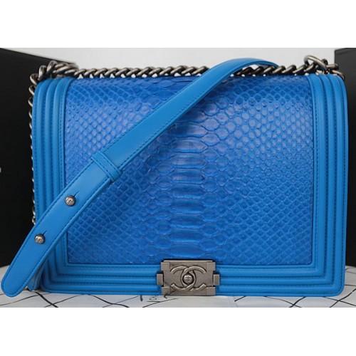 Boy Chanel Flap Umhängetasche Blaues Pythonleder A67087 Silber