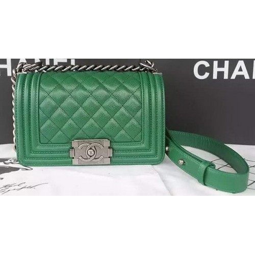 Boy Chanel Flap Umhängetasche Kaviarleder A67085 Grün