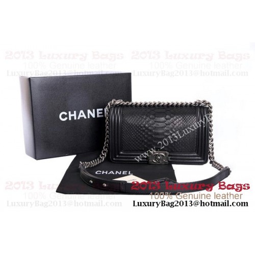 Boy Chanel Flap Umhängetasche Echtes Pythonleder A37003 Schwarz