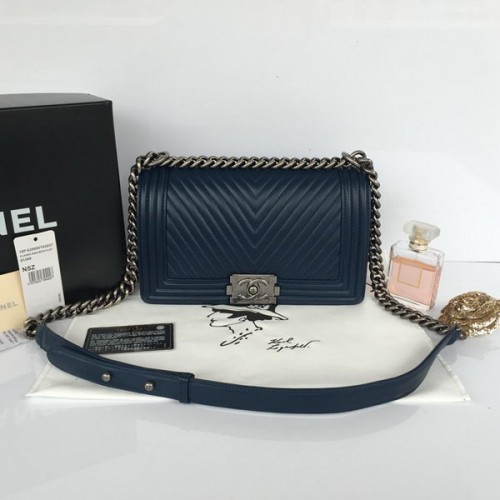 Boy Chanel Flap Umhängetasche Fischgrätnaht A92828 Royal