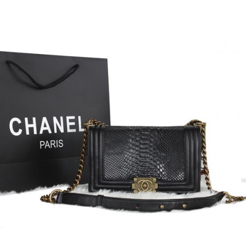 Boy Chanel Flap Umhängetasche Pythonleder A25030 Schwarz