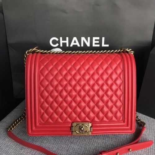Boy Chanel Flap Umhängetasche Rot Original Schafsleder A67087 Gold