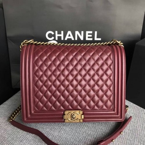 Boy Chanel Flap Umhängetasche Wein Original Schafsleder A67087 Gold