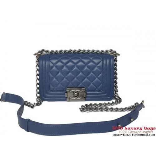 Boy Chanel Small Flap Umhängetasche Schafsleder A67086 Königsblau