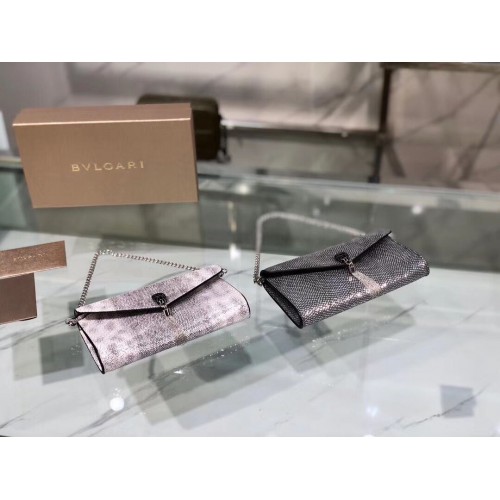 Bulgari Schultertasche aus Metallic-Leder 39175