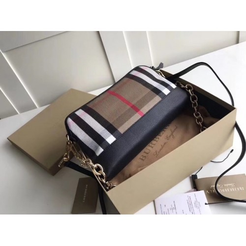 Burberry Schultertasche aus Kalbsleder 41711 schwarz