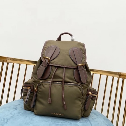Burberry Großer Rucksack Stoff BU3699 grün