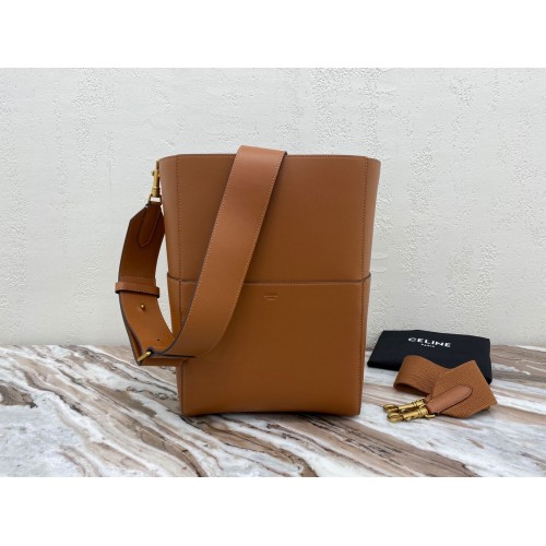 CELINE Sangle Seau Tasche aus glattem Leder C3371-2 Braun