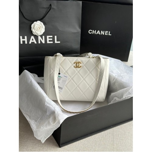 CHANEL Kalbsleder goldfarbenes Metall AS3508 weiß