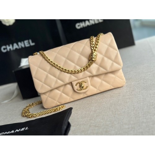 CHANEL FLAP BAG Lammleder Goldfarbenes Metall AS3609 apricot