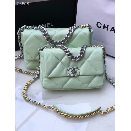 CHANEL Lammleder 19 Überschlagtasche AS1160 AS1161 hellblau