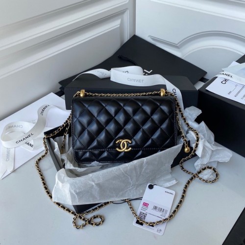 CHANEL Schultertasche mit Überschlag aus Lammleder AP2289 schwarz