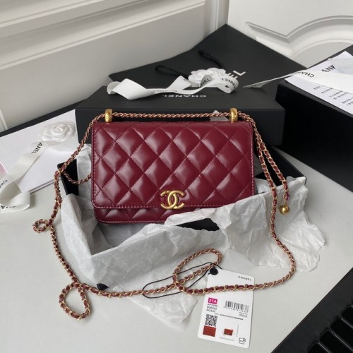 CHANEL Schultertasche mit Überschlag aus Lammleder AP2289 rot