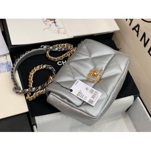 CHANEL Original Lammleder 19 Klappentasche AS1160 AS1161 Silber