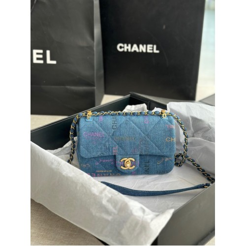CHANEL Bedruckter Denim Goldfarbenes Metall AS3135 blau