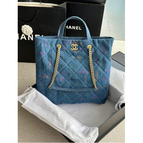 CHANEL Bedruckter Denim Goldfarbenes Metall AS3136 blau