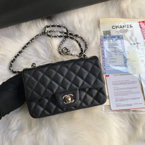 CHANEL klein genarbtes Kalbsleder AS1116 schwarz