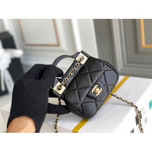 CHANEL Top Handle Micro Mini Wallet On Chain AP2206 Schwarz