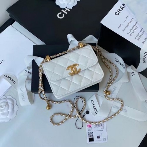 CHANEL Mini-Geldbörse an Kette AP2290 weiß